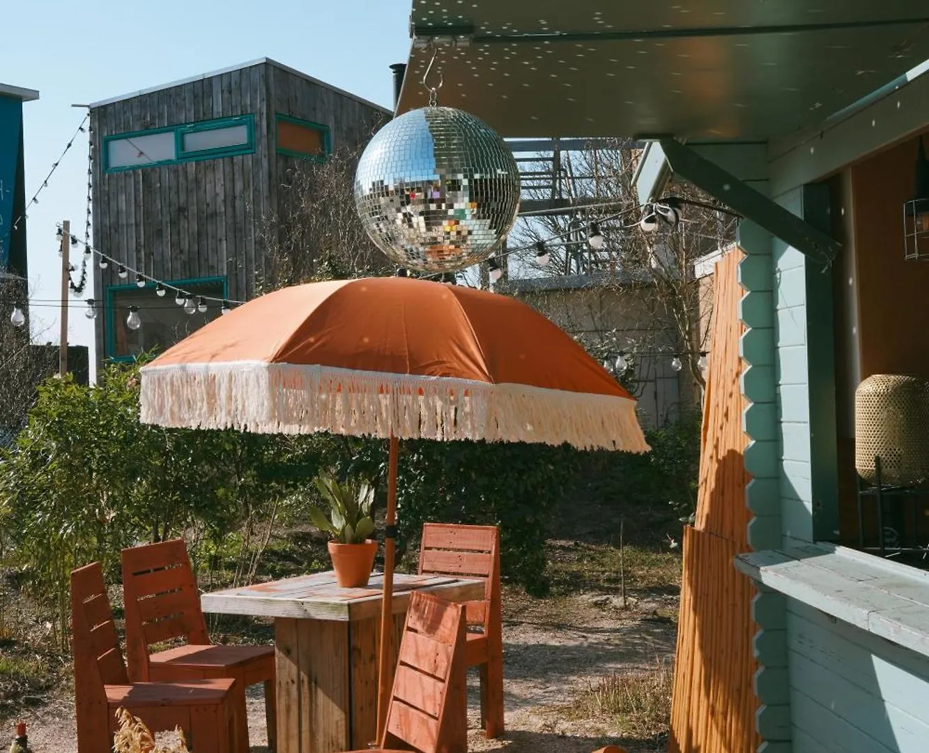 Glazen Hex Hotel Rotterdam Campsite